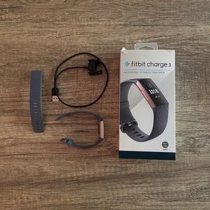 Fitbit Charge 3 in Blue Gray / Rose Gold Aluminum